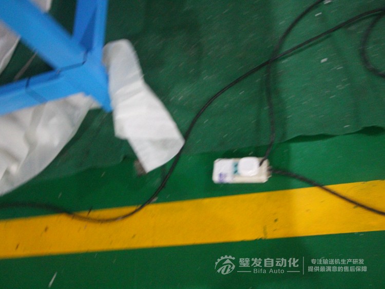 藍色碳鋼烤漆大線結構皮帶輸送機 藍色碳鋼烤漆大線結構皮帶輸送機