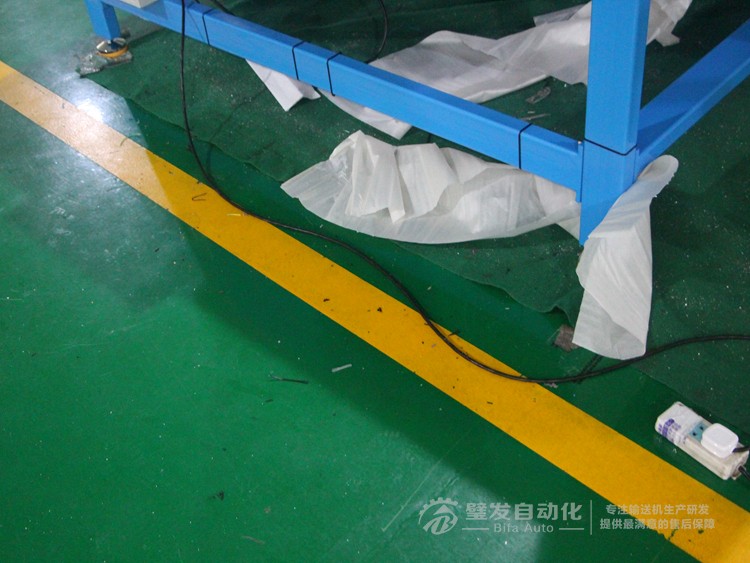 藍色碳鋼烤漆大線結構皮帶輸送機 藍色碳鋼烤漆大線結構皮帶輸送機