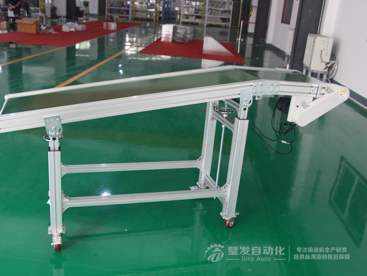 機(jī)械手配套標(biāo)準(zhǔn)高端帶平臺(tái)皮帶輸送機(jī) 機(jī)械手配套標(biāo)準(zhǔn)高端帶平臺(tái)皮帶輸送機(jī)