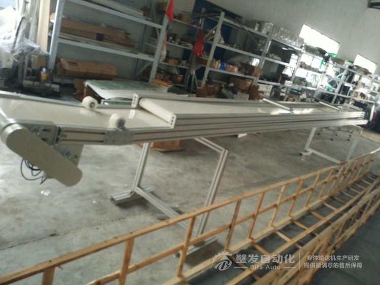 白色PVC流水線帶平臺爬坡輸送線輸送機 白色PVC流水線帶平臺爬坡輸送線輸送機