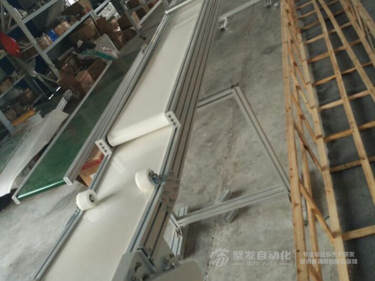 白色PVC流水線帶平臺爬坡輸送線輸送機 白色PVC流水線帶平臺爬坡輸送線輸送機