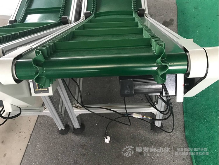 裙邊擋板低端平臺爬坡輸送線 裙邊擋板低端平臺爬坡輸送線