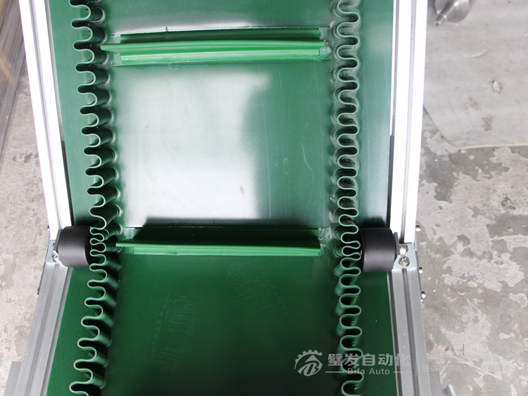 裙邊擋板爬坡輸送機 裙邊擋板爬坡輸送機